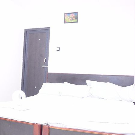 Вилла Sgs Residency Тирупати Экстерьер фото