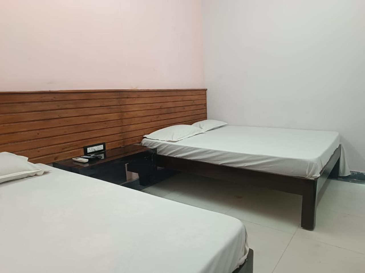 Вилла Sgs Residency Тирупати Экстерьер фото