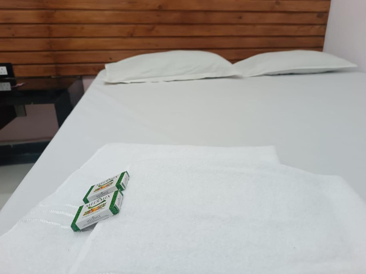 Вилла Sgs Residency Тирупати Экстерьер фото