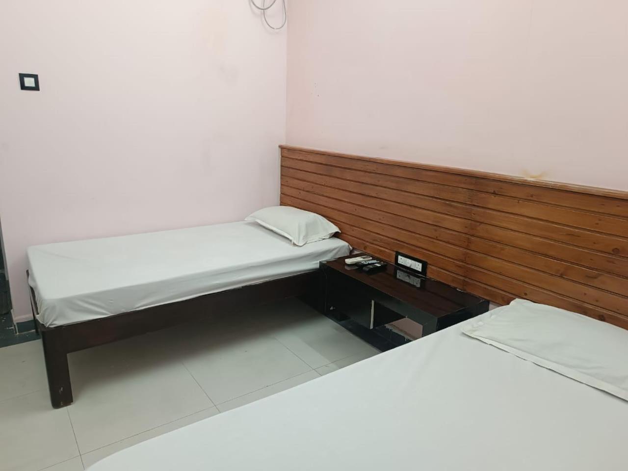 Вилла Sgs Residency Тирупати Экстерьер фото