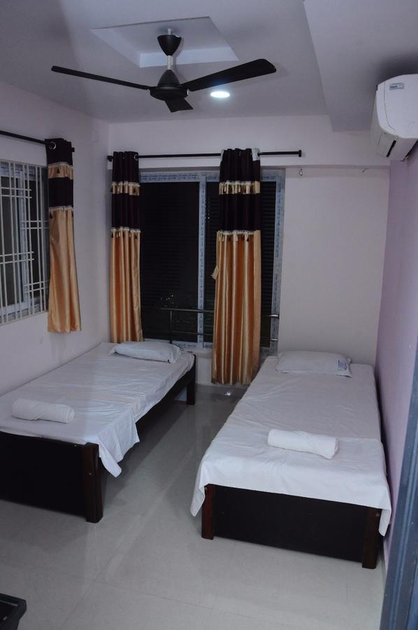 Вилла Sgs Residency Тирупати Экстерьер фото