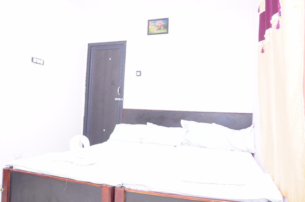 Вилла Sgs Residency Тирупати Экстерьер фото